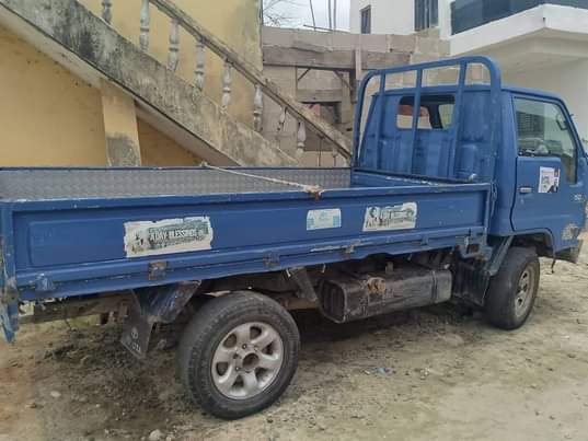 A picture of 1999 Toyota 1999