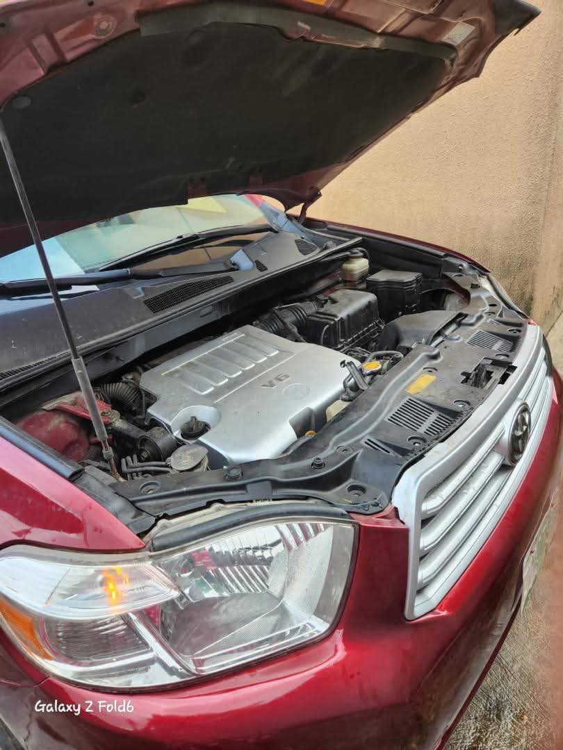 A picture of 2010 Toyota Highlander highlander