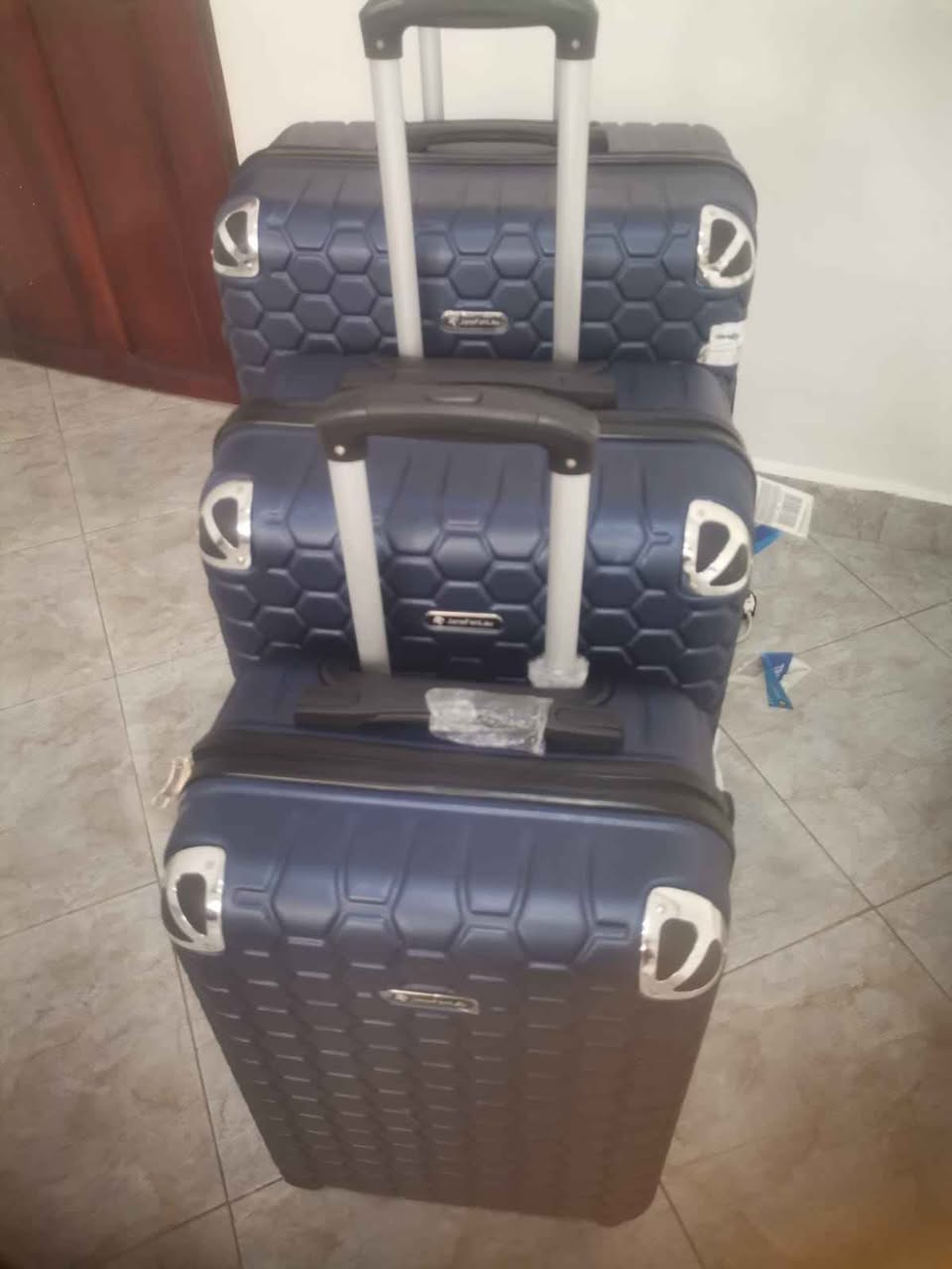 A picture of Suitcases set