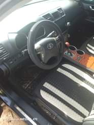 A picture of Toyota Highlander 2008 model 4 sale clean first body and