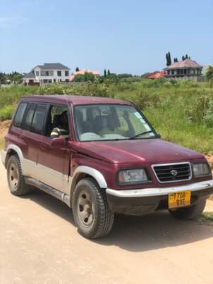 A picture of Suzuki escudo MANUAL