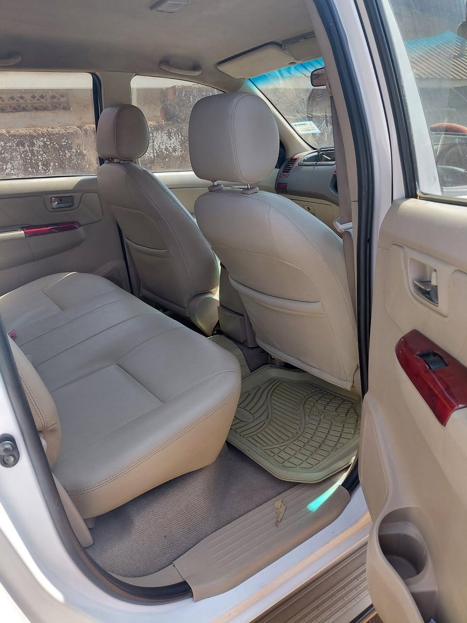 A picture of Hilux Vigo Diesel Auto 0759700430