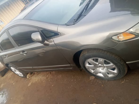 A picture of Awoof 2008 Honda civic in perfect condition buy and drive