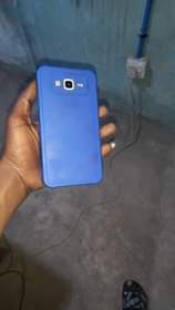 A picture of samsung j7