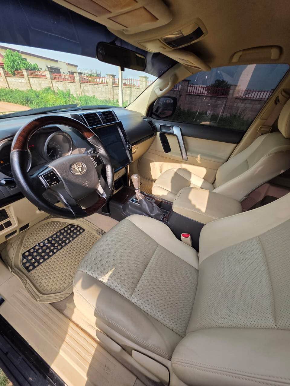 A picture of 2016 Prado V4