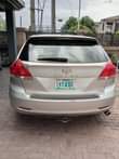 A picture of Tokumbo grade 2010 Toyota Venza FIRST BODY Clean and not