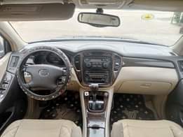 A picture of Toyota Highlander 2003 Belgium Standard Everything working perfectly fine Engine