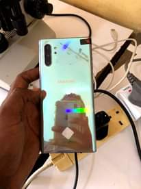 A picture of SAMSUNG NOTE 10 PLUS 5G