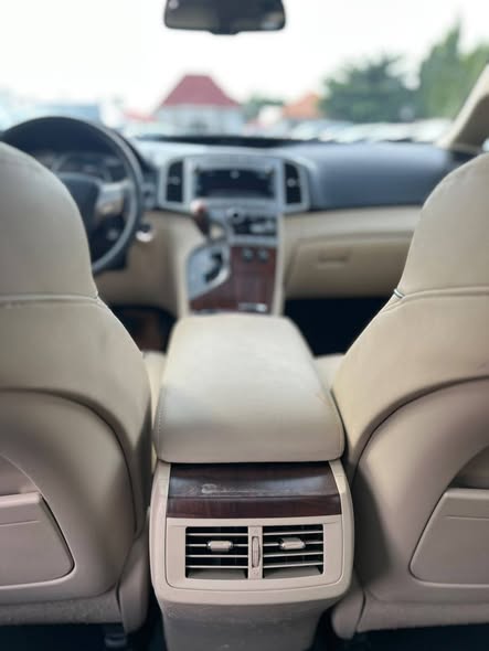 A picture of Toyota venza XLE
