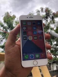 A picture of iPhone 7 plain 128GB
