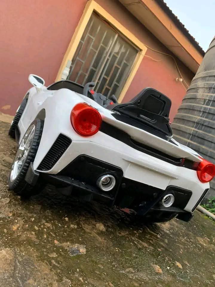 A picture of 2010 Kids electric cars for sale