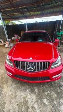 A picture of MERCEDES C300