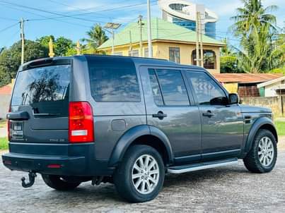 A picture of LAND ROVER