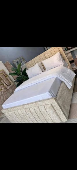 A picture of Bed sofa 5 6 bei 180k tupo Ubungo call or