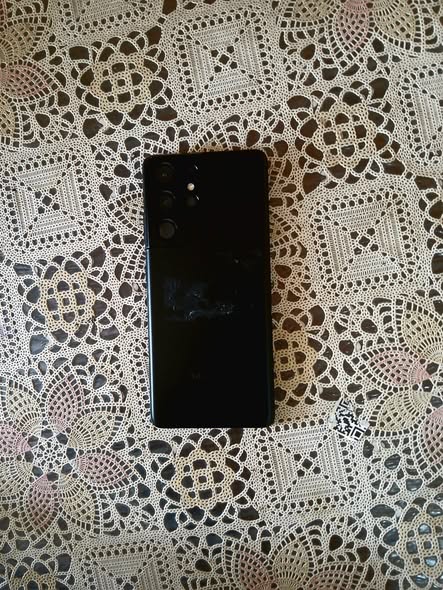 A picture of Samsung galaxy S21 ULTRA 5G
