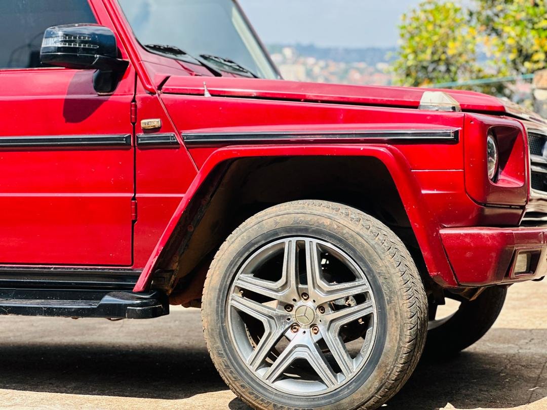 A picture of 2000 Mercedes Benz g wagon