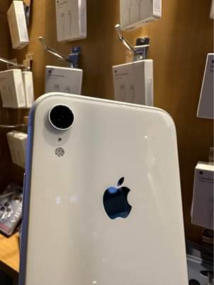 A picture of iphone xr 64GB
