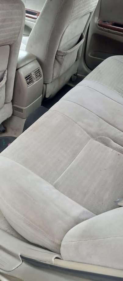 A picture of Toyota Camry 2005 XLE 4 plug Toks standard Clean in
