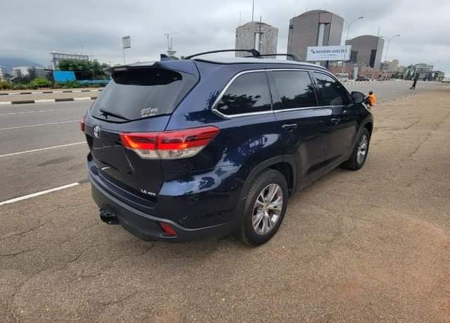 A picture of Foreign Used 2015 Toyota Highlander Model