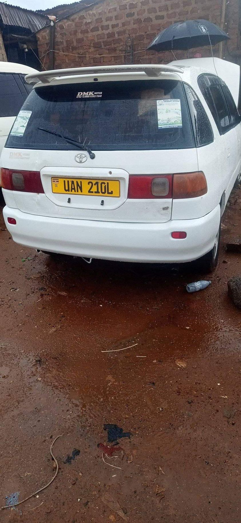 A picture of 2000 Toyota ipsum