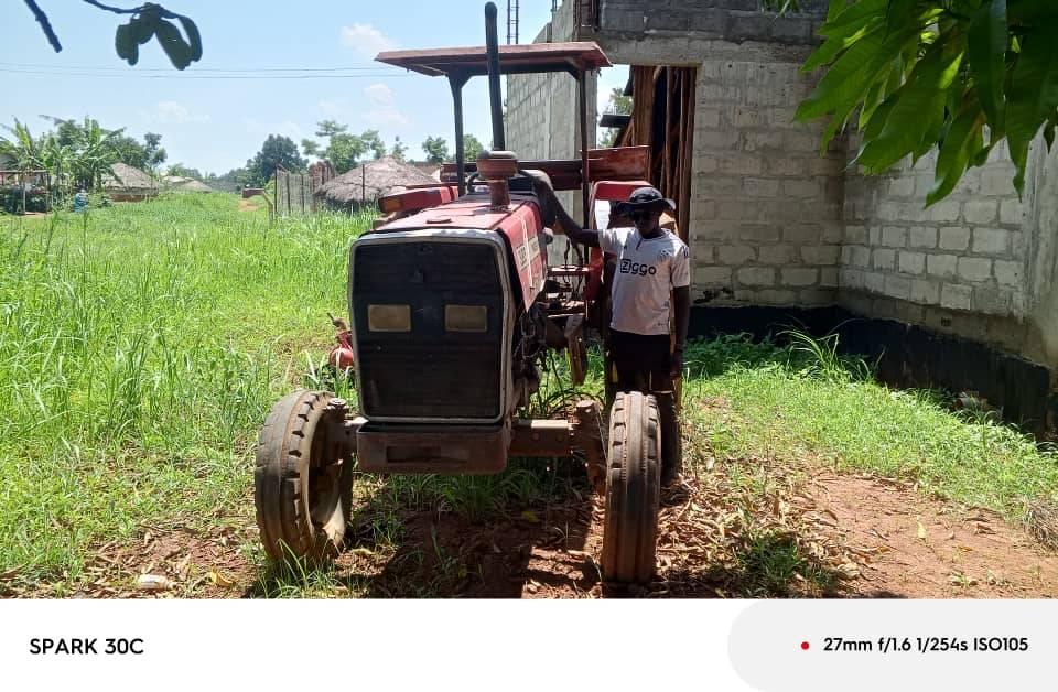 A picture of Farm Tractor