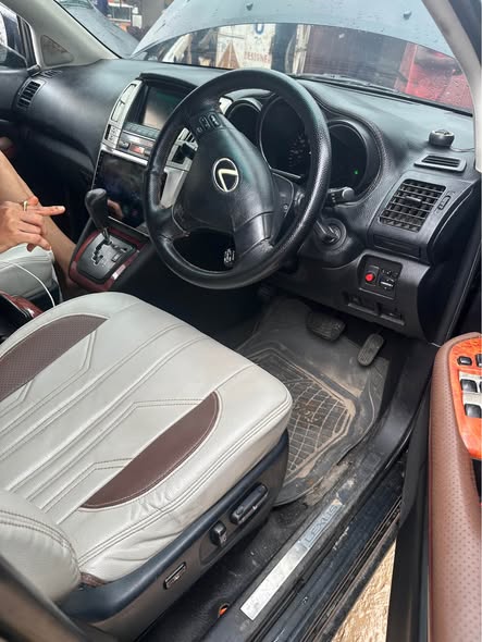A picture of Toyota harrier new Milion 13 5 Cc2990 0767900433 Location Kinondoni