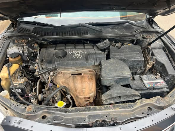 A picture of 2010 Toyota camry le