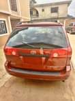 A picture of IMPORTER NEED MONEY Foreign used 07 Toyota Sienna fabrics Engine