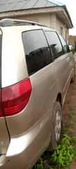 A picture of Toyota sienna 2005