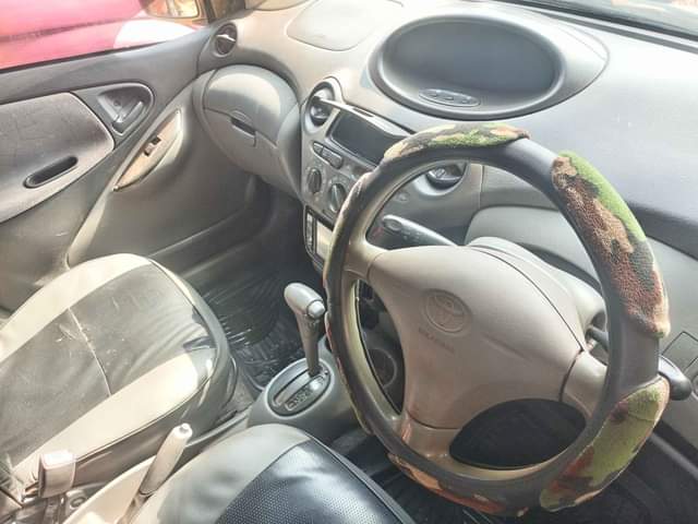 A picture of VITZ 8.5M CALL 0.7.5.9.6.5.4.7.8.6