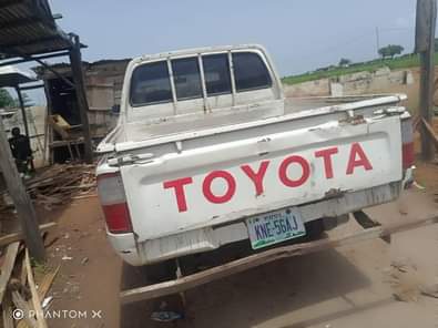A picture of Toyota Hilux PETROL ENGINE Manual with Auxiliary gear Buy and