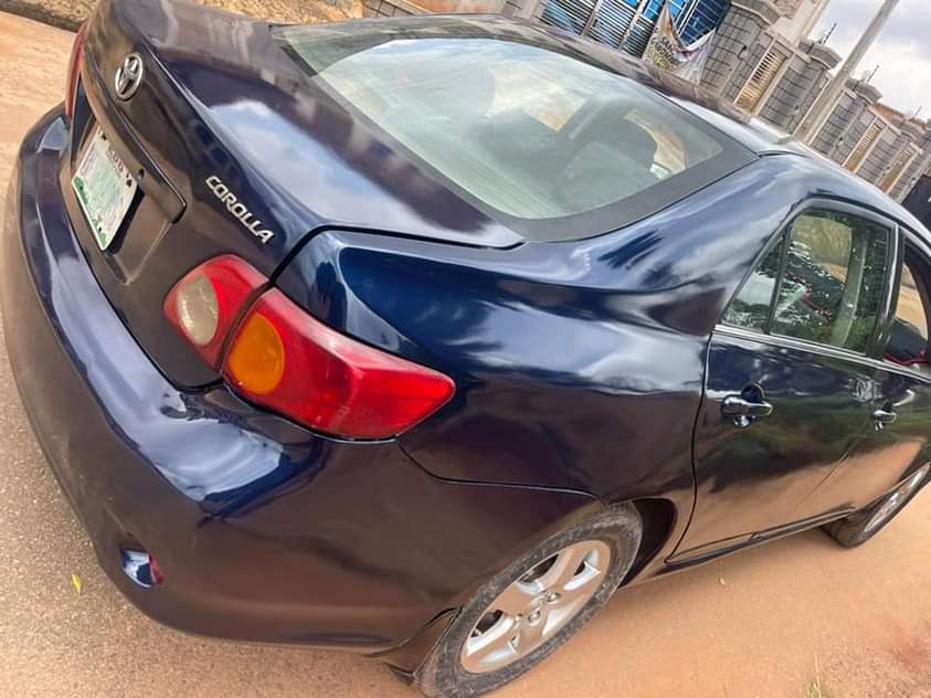 A picture of 08 corolla 09051025353
