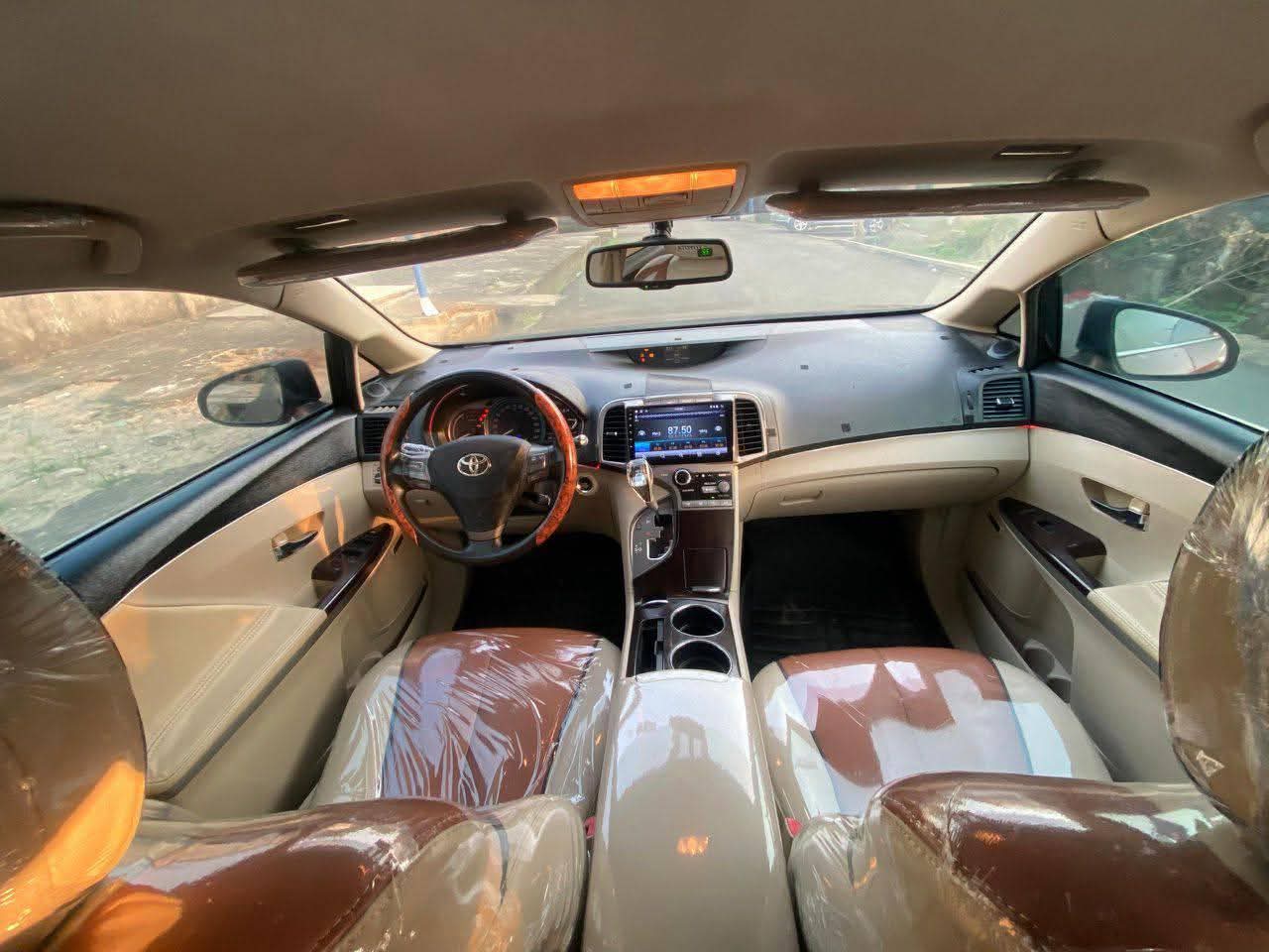 A picture of 2010 TOYOTA VENZA