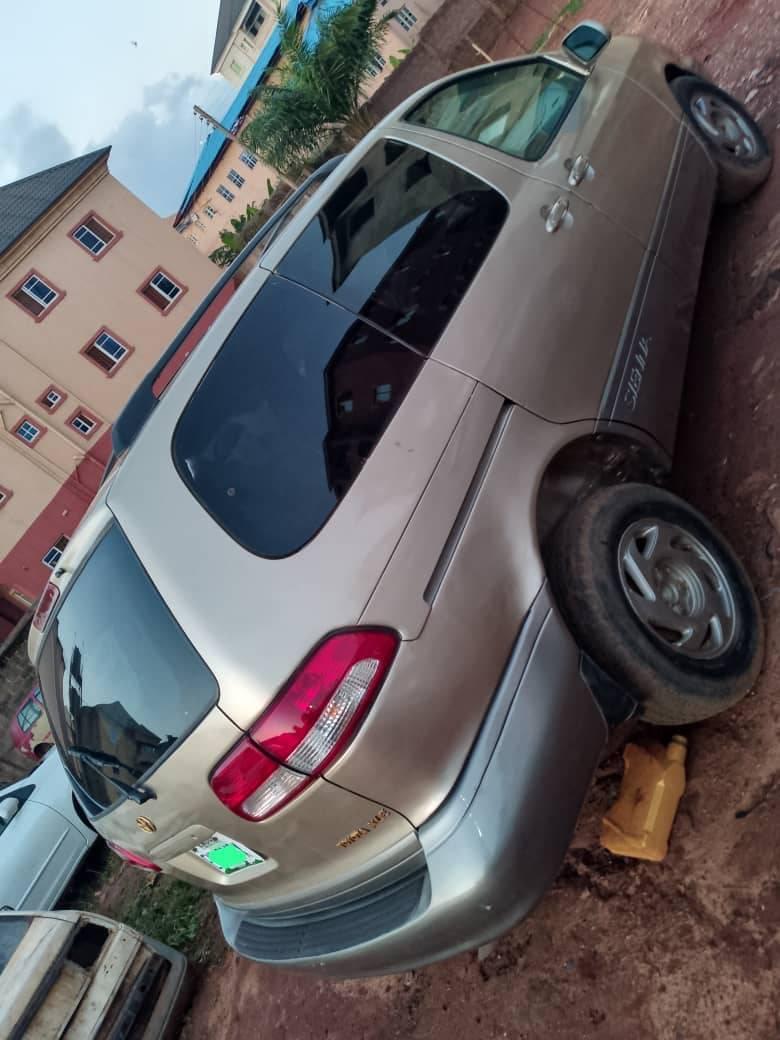 A picture of QUICK SALES NEATLY USED 2002 MODEL SIENNA