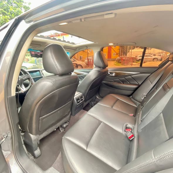 A picture of Infiniti q50 2018