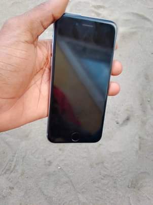 A picture of iPhone 6 plain