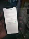 A picture of iphone 11 64gbs