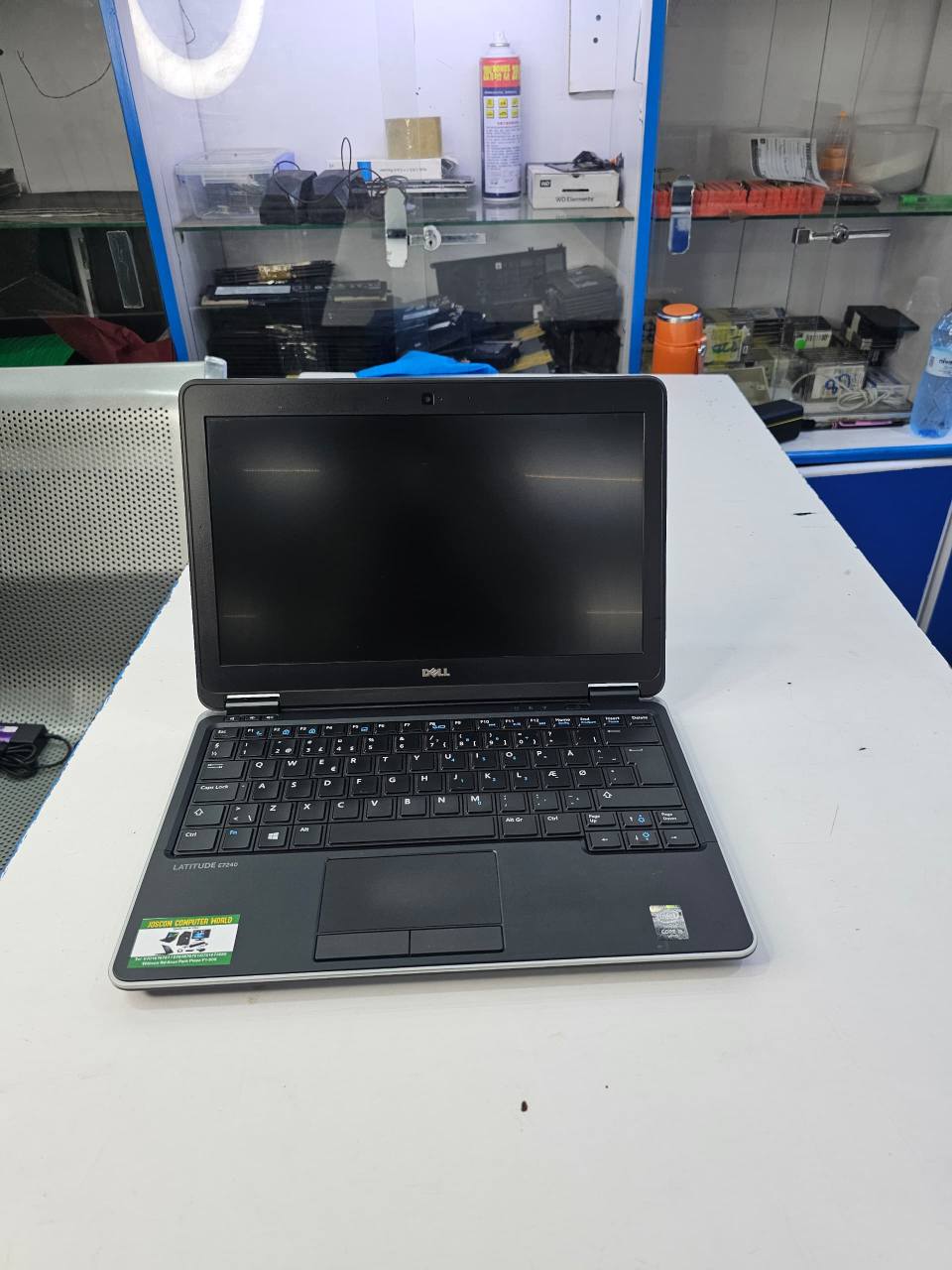 A picture of Dell latitude 7240