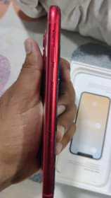 A picture of iPhone 11 gb 256
