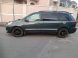 A picture of TOYOTA Siena 2005