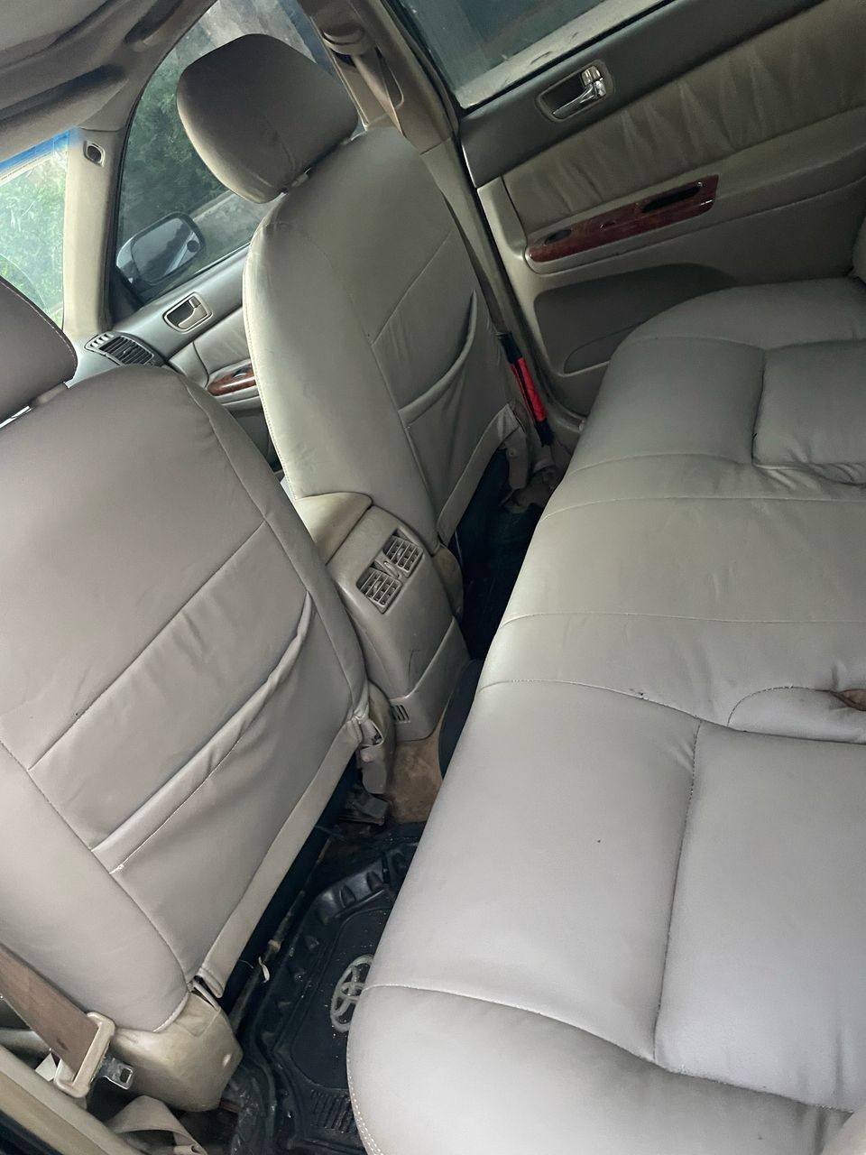 A picture of Toyota Camry 05