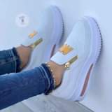 A picture of Ladies m sneakers