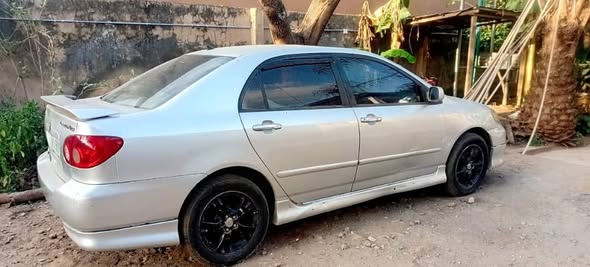 A picture of 05 Toyota Corolla Sport