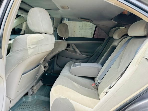 A picture of TOYOTA CAMRY LE 2008