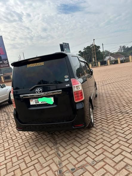 A picture of Toyota Noah 28 5m money needed