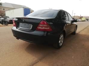 A picture of Neatly used 4 cylinder Mercedes Benz c200 04 05 model