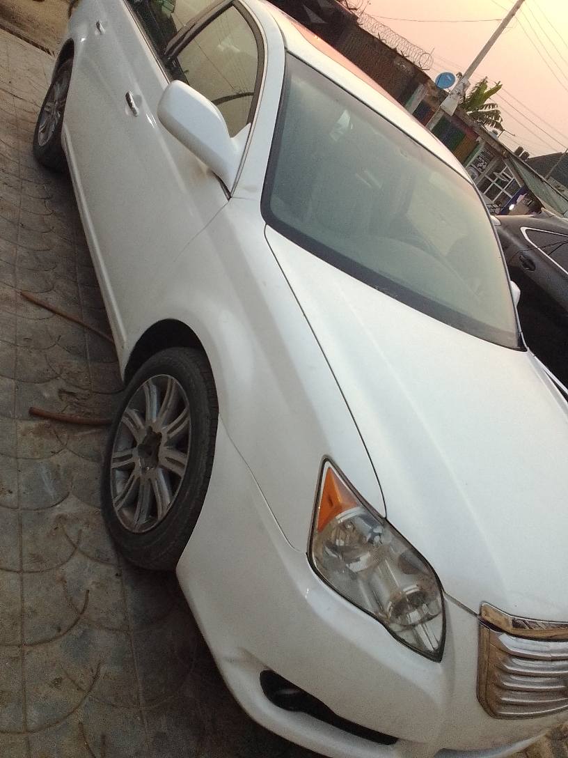 A picture of Toyota Avalon 09 tokunbo not registered last year entry everything