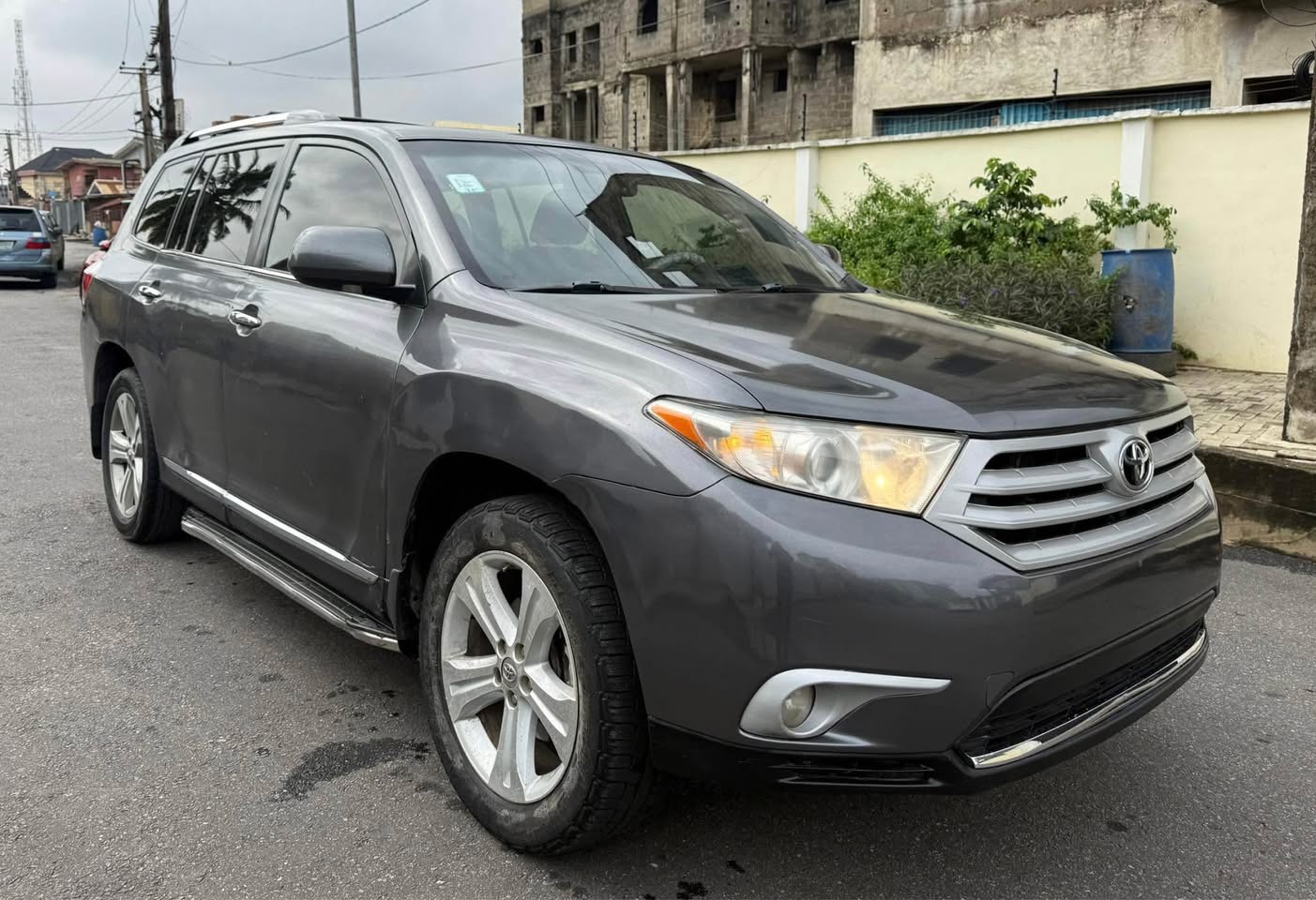 A picture of Few Months Registered Toyota Highlander 2013 Model
