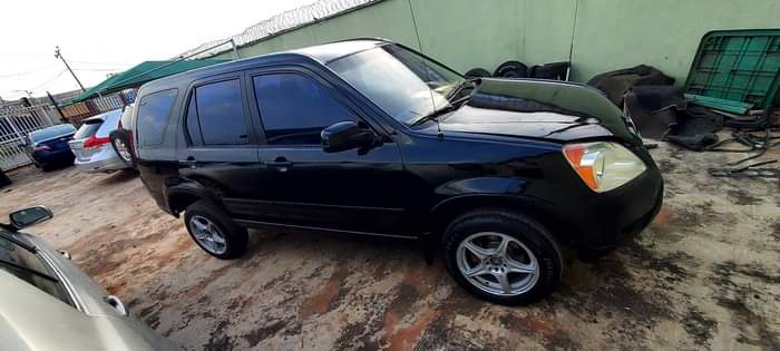 A picture of Honda crv 03