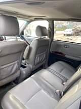 A picture of Toyota Highlander 05 three seater